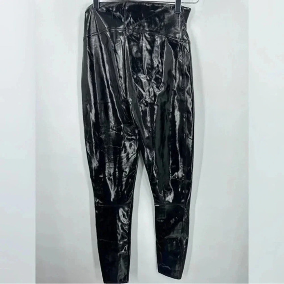 SPANX Faux Patent Leather Leggings B597 - Picture 4 of 4